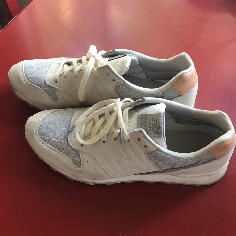 New Balance 696